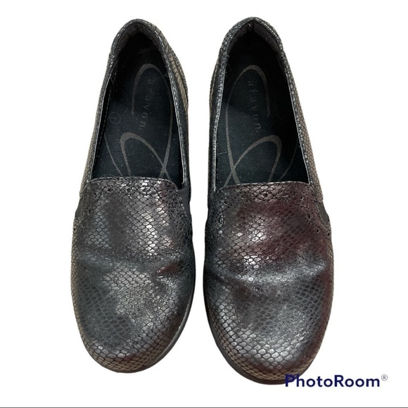 Aravon Adalyn Grey Reptile Loafer Women’s 9 Wide Slip on comfy leather shoes - Picture 2 of 10